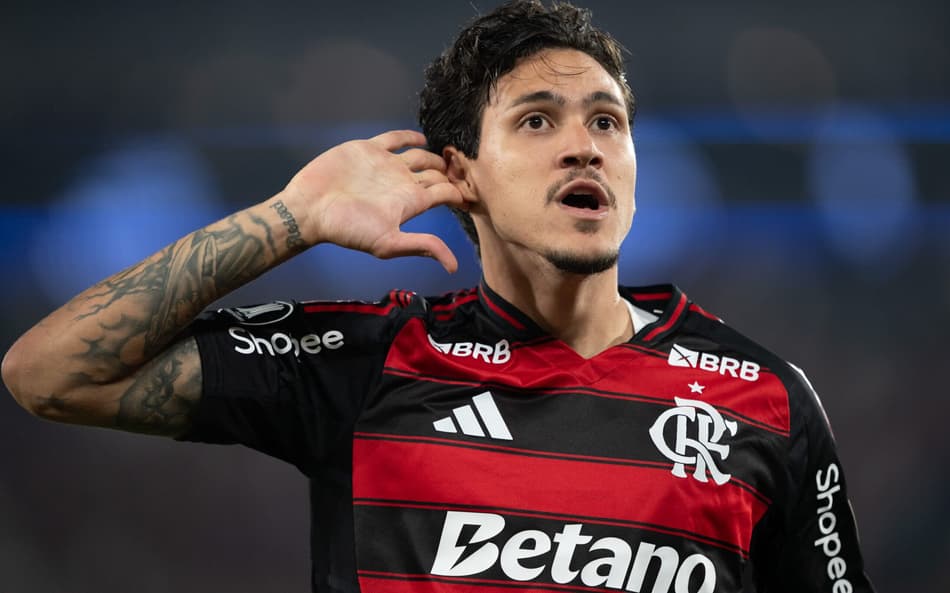 Pedro comemoragol contra o Estudiantes na Libertadores