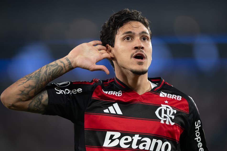 Pedro comemoragol contra o Estudiantes na Libertadores