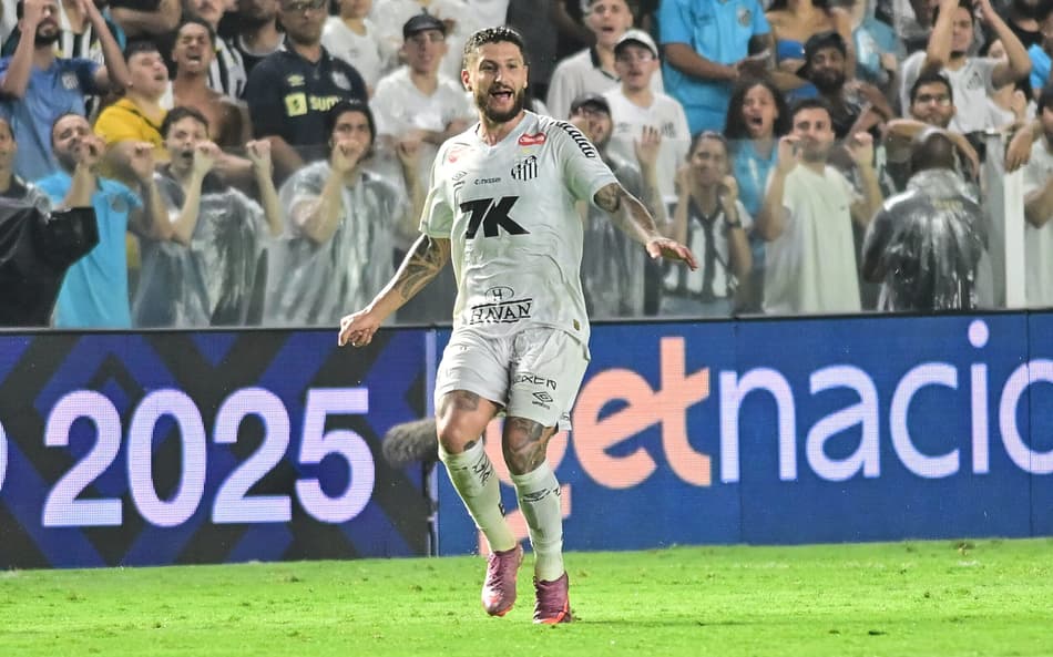Zé Rafael foi titular do Santos na vitória diante do São Paulo. (Foto: Jota Erre/AGIF)