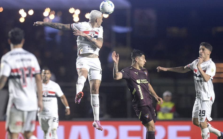 Luciano foi vaiado após a eliminação do São Paulo na Libertadores. (Foto: Alan Morici/AGIF)