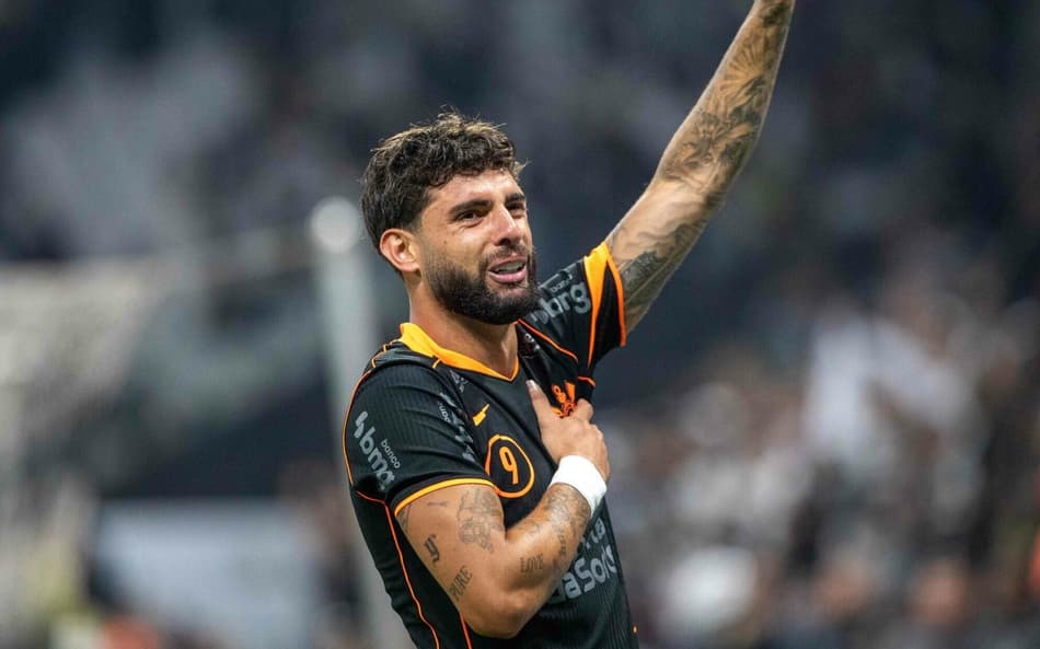 Yuri Alberto se emociona após marcar em Corinthians x Flamengo (Foto: Joisel Amaral/AGIF)