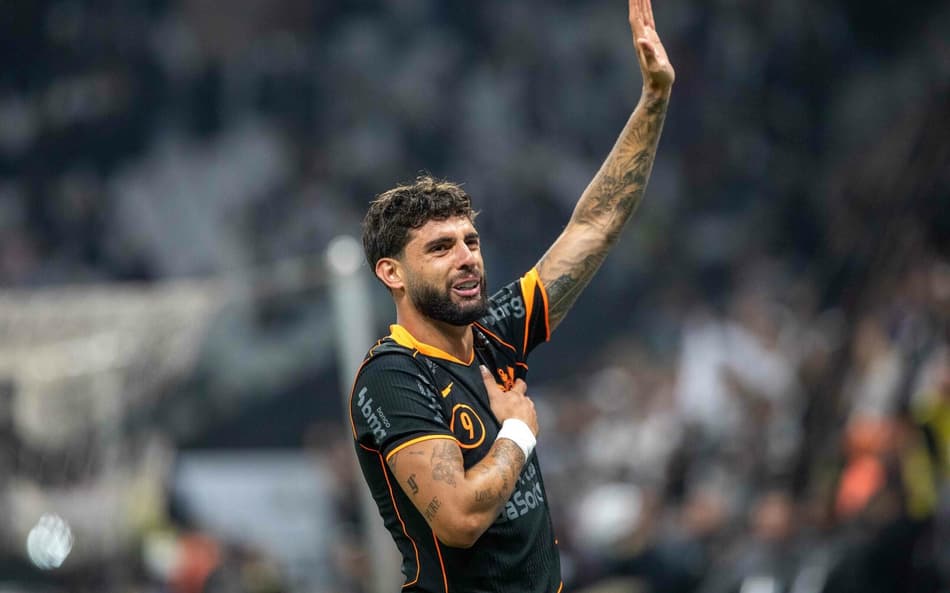 Yuri Alberto se emociona após marcar contra o Flamengo (Foto: Joisel Amaral/AGIF)