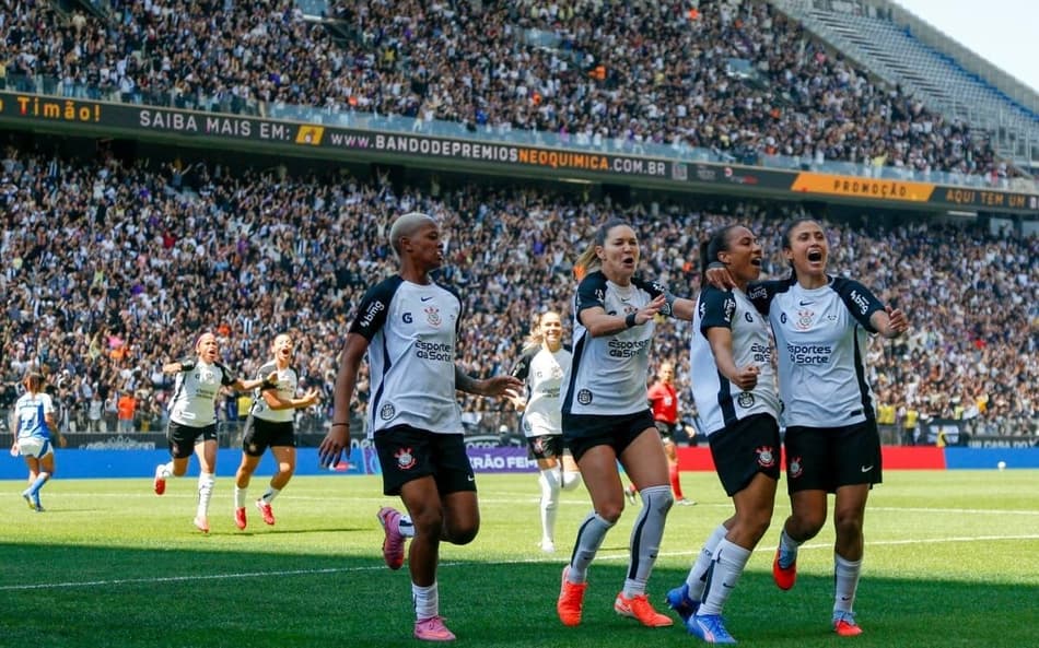AO VIVO Corinthians abre o placar contra o Cruzeiro na decisão do Brasileirão Feminino