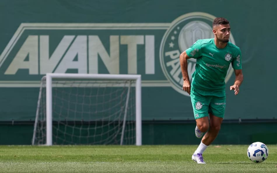 Andreas Pereira durante treino do Palmeiras na Academia