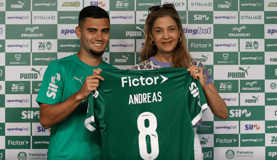 Andreas Pereira, novo reforço do Palmeiras, durante apresentação