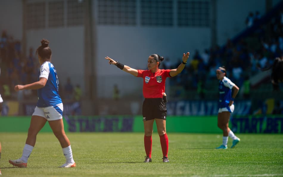 Arbitragem de Cruzeiro e Corinthians foi alvo de críticas pelas jogadoras na final do Brasileirão Feminino (Foto: Alê Torres/Staff Images Woman/CBF)