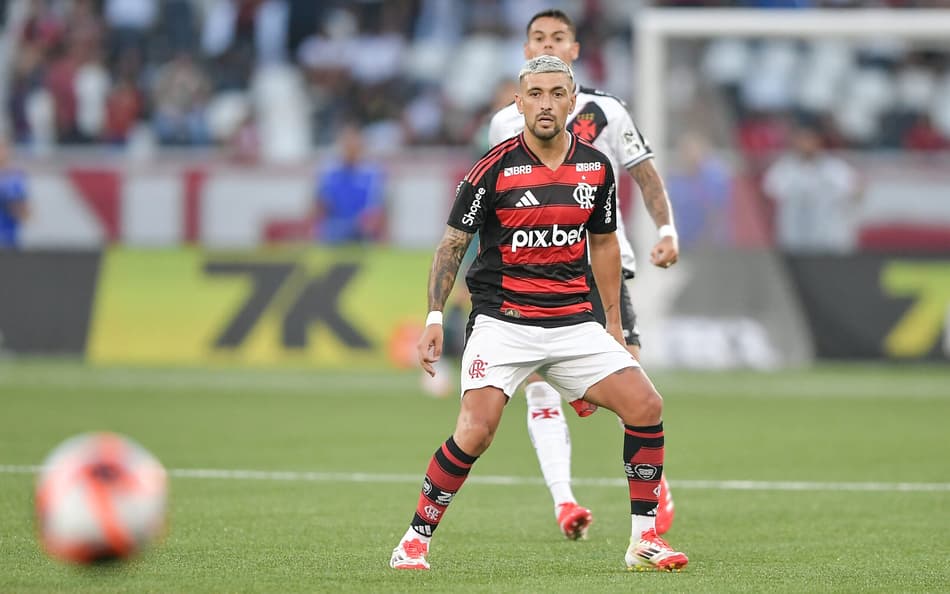 Arrascaeta em Vasco x Flamengo. (Foto: Thiago Ribeiro/AGIF)