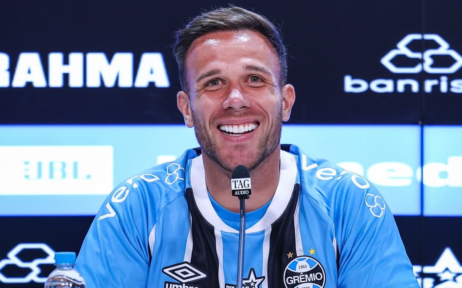Arthur em entrevista coletiva de apresentação no Grêmio. (Foto: Lucas Uebel/Grêmio FBPA)