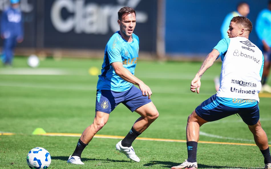 Arthur em treinamento do Grêmio. (Foto: Lucas Uebel/Grêmio FBPA)
