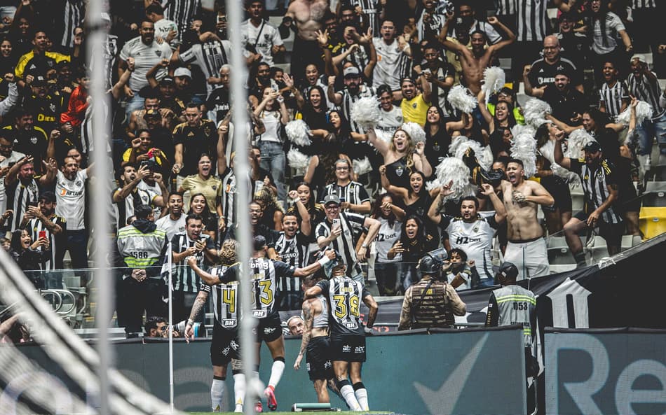 Atlético-MG Bolívar Bernard comemoração torcida