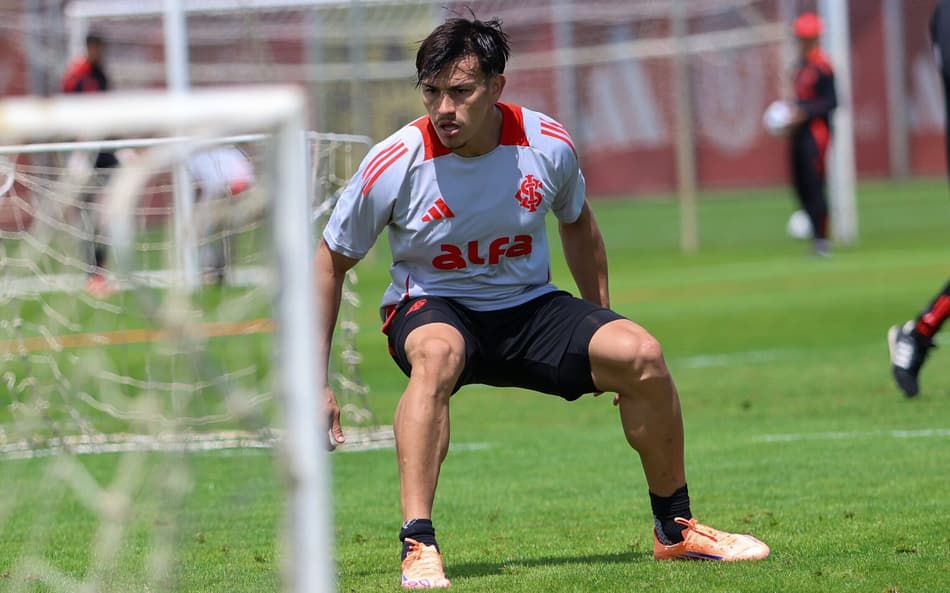 Bernabei, lateral-esquerdo do Internacional