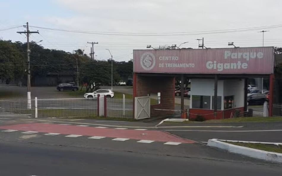 Viatura da BM no CT Parque Gigante do Internacional