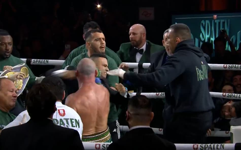 Rafael Freitas, filho de Popó, acerta soco em Wanderlei Silva durante confusão no ringue