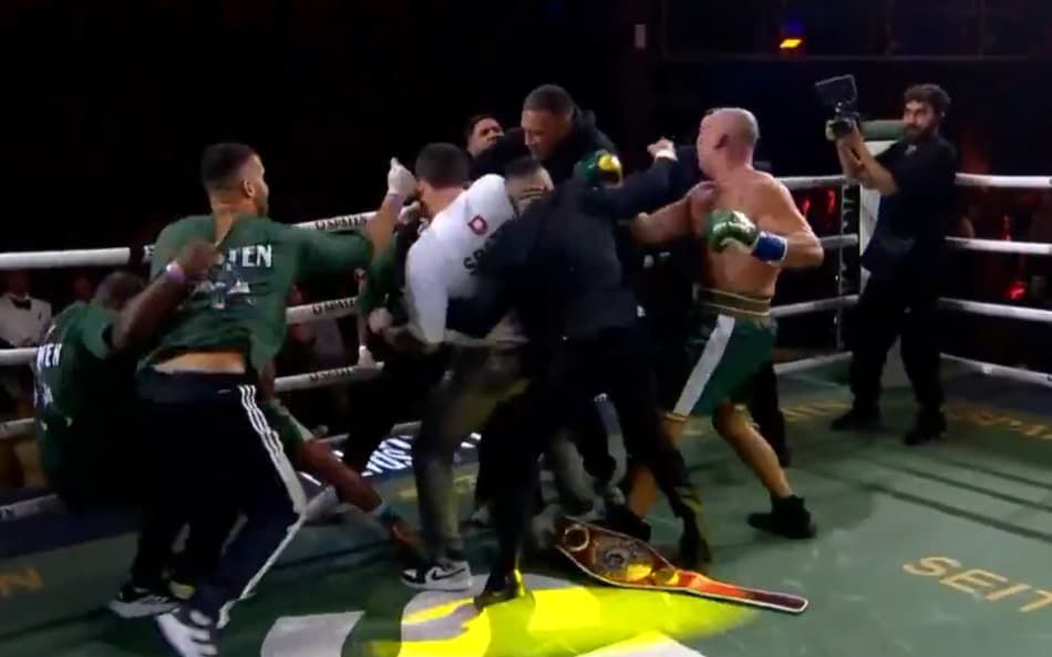 Briga generalizada marcou o fim da luta entre Popó e Wanderlei Silva