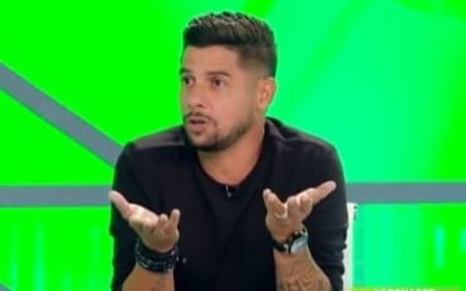 Cicinho analisou a contratação de Luxemburgo no 'Arena SBT' desta segunda-feira (Foto: Reprodução/SBT)