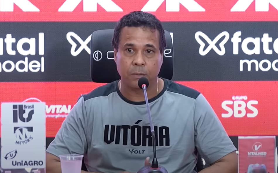 Técnico Rodrigo Chagas em entrevista coletiva após duelo contra o Atlético-MG (Foto: reprodução / TV Vitória)