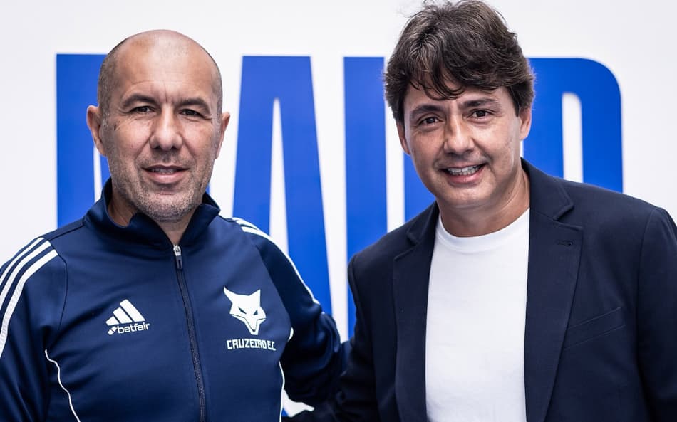 Leonardo Jardim, técnico do Cruzeiro, e Cristiano Nunes, preparador físico da Seleção Brasileira (Foto: Reprodução X/Cruzeiro)