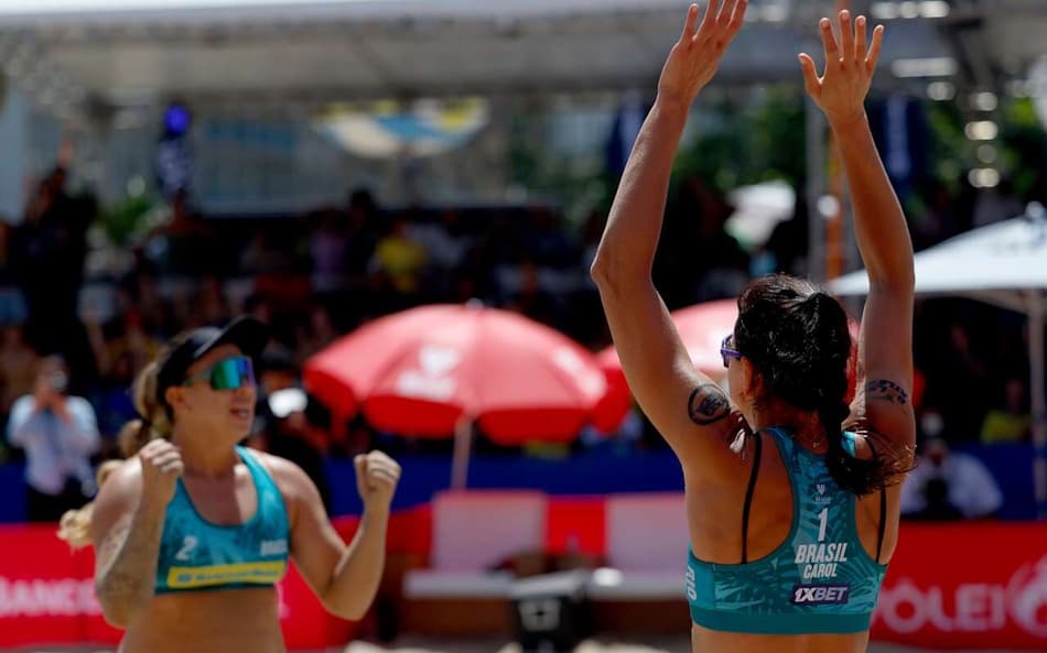 Carol e Rebecca no Elite 16 do Rio de Janeiro (Foto: Volleyball World)