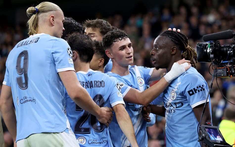 Manchester City comemora gol sobre Napoli, pela Champions League (Foto: Darren Staples / AFP)