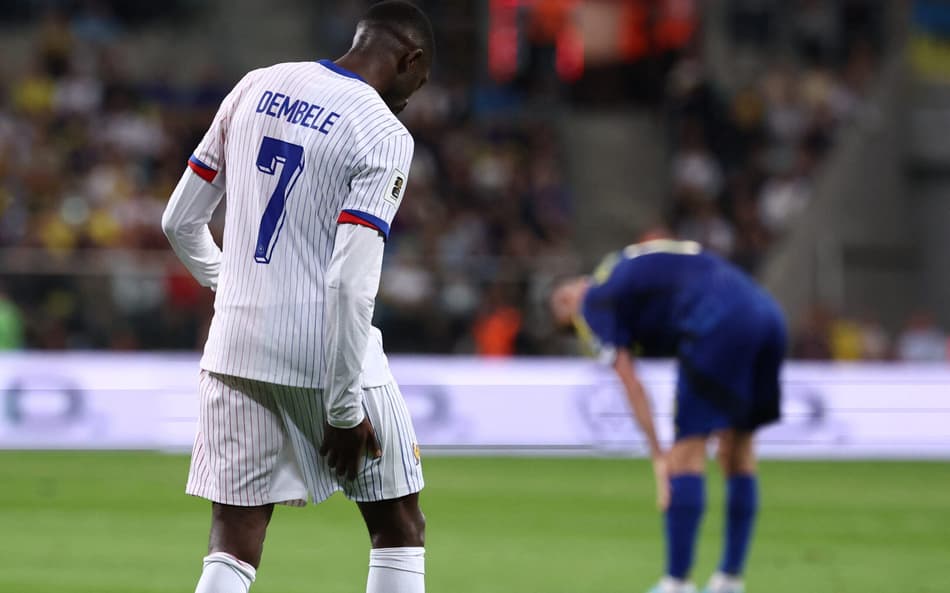 Dembélé sente lesão muscular na coxa direita em jogo entre França e Ucrânia, pelas Eliminatórias
