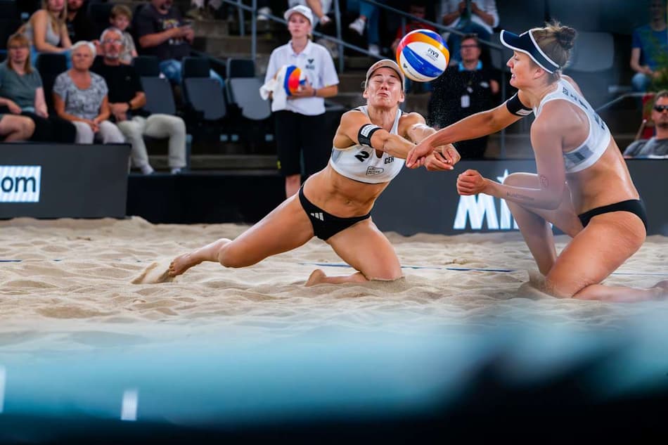 Dupla alemã Svenja Müller e Cinja Tillmann no Elite 16 de vôlei de praia