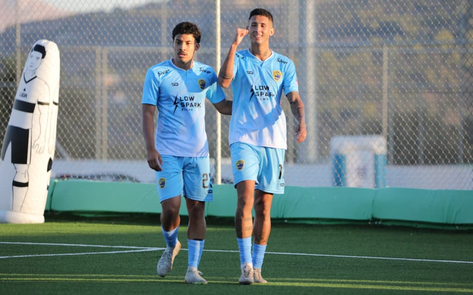 Dylan Talero comemora gol marcado pelo Miami Dade contra o Panathinaikos