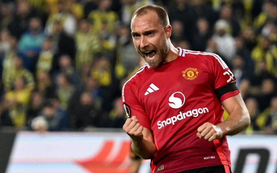 Eriksen comemora gol do Manchester United sobre o Fenerbahçe pela Europa League