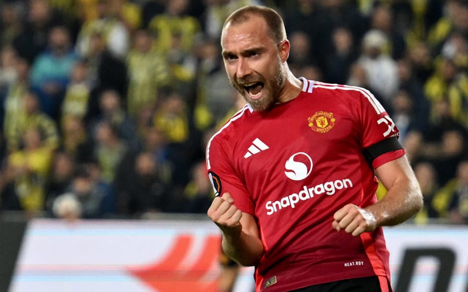 Eriksen comemora gol do Manchester United sobre o Fenerbahçe pela Europa League