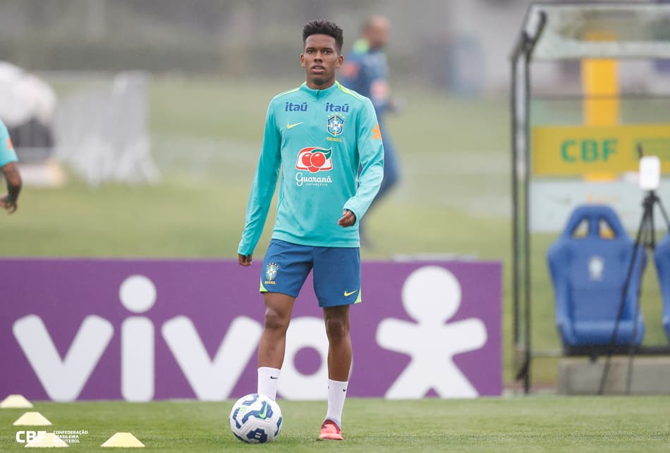 Estêvão treino Seleção