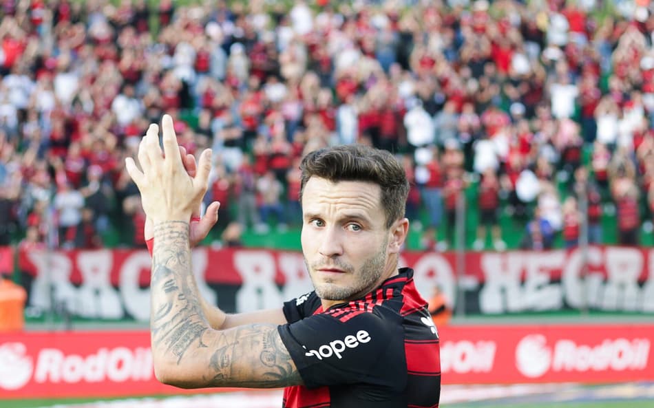 Saúl durante vitória do Flamengo contra o Juventude (Foto: Gilvan de Souza/Flamengo)