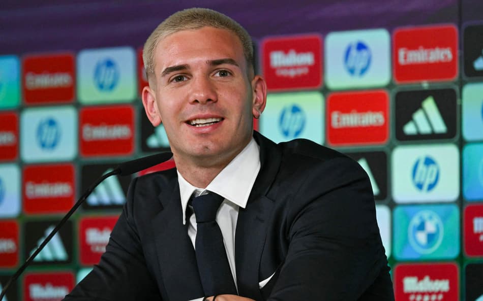 Franco Mastantuono em apresentação no Real Madrid