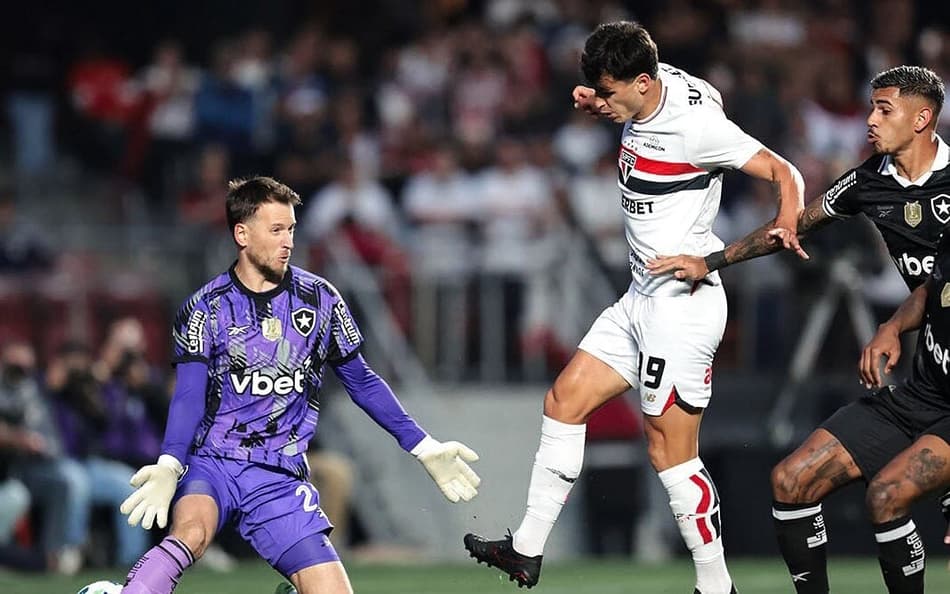 Dinenno marcou para o Tricolor Paulista contra o Botafogo
