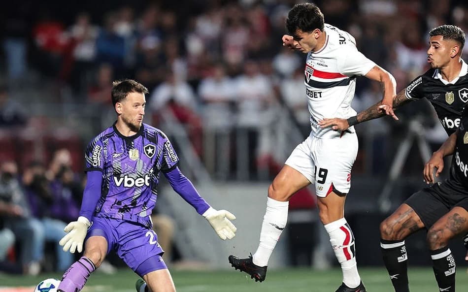 Dinenno marcou para o Tricolor Paulista contra o Botafogo
