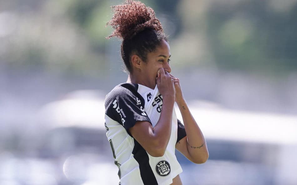 Gi Fernandes comemora gol pelo Corinthians contra o Cruzeiro na final do Brasileirão Feminino