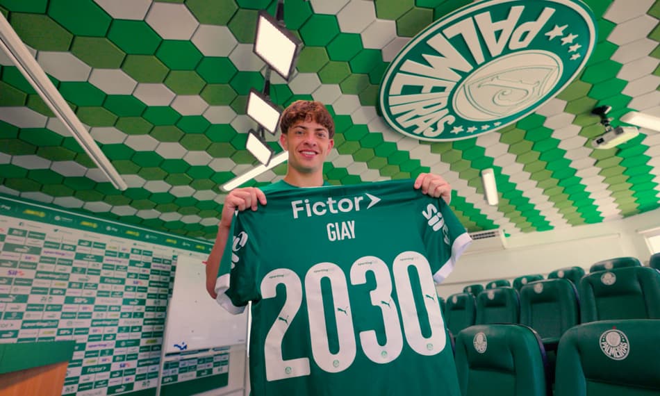 Giay, lateral-direito do Palmeiras
