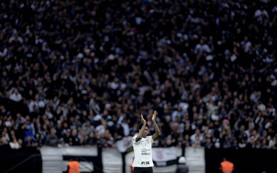 Gil segue prestigiado no Corinthians com Luxemburgo