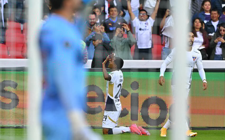 São Paulo precisa vencer com uma boa vantagem de gols (Foto: Rodrigo BUENDIA / AFP)
