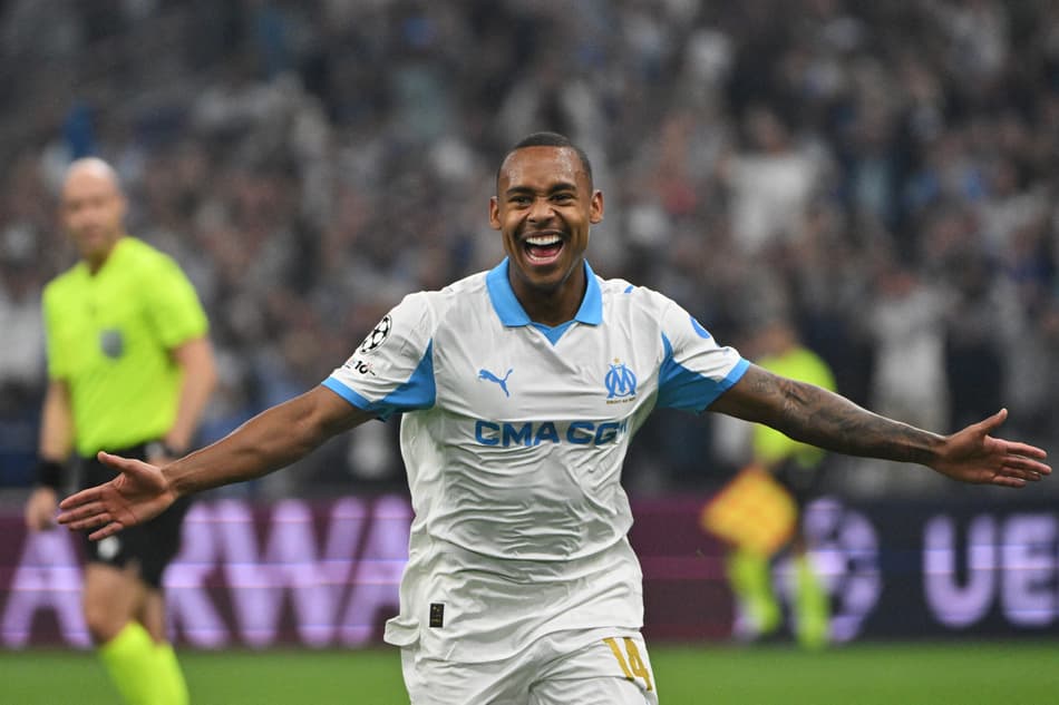 Igor Paixão comemorando o gol marcado contra o Ajax (Foto: Christophe Simon/AFP)