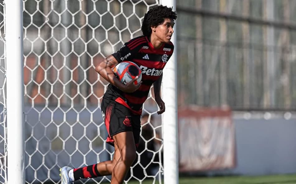 Pelo Carioca Feminino, o Flamengo venceu o Búzios por 18 a 0 (Foto: Reprodução Instagram/@flamengofutebolfeminino)