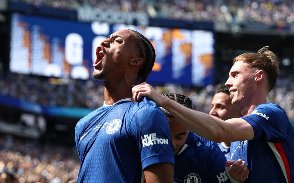 João Pedro comemora gol do Chelsea sobre o PSG na final do Mundial de Clubes