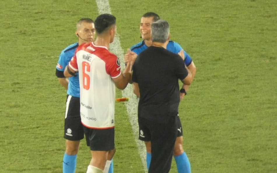 José Boto após a partida entre Flamengo e Estudiantes (Foto: Lucas Bayer/Lance!)
