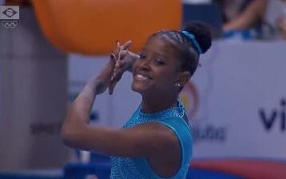 Júlia Coutinho solo no Brasileiro de GInástica 2025 (Foto: Reprodução/CBG)