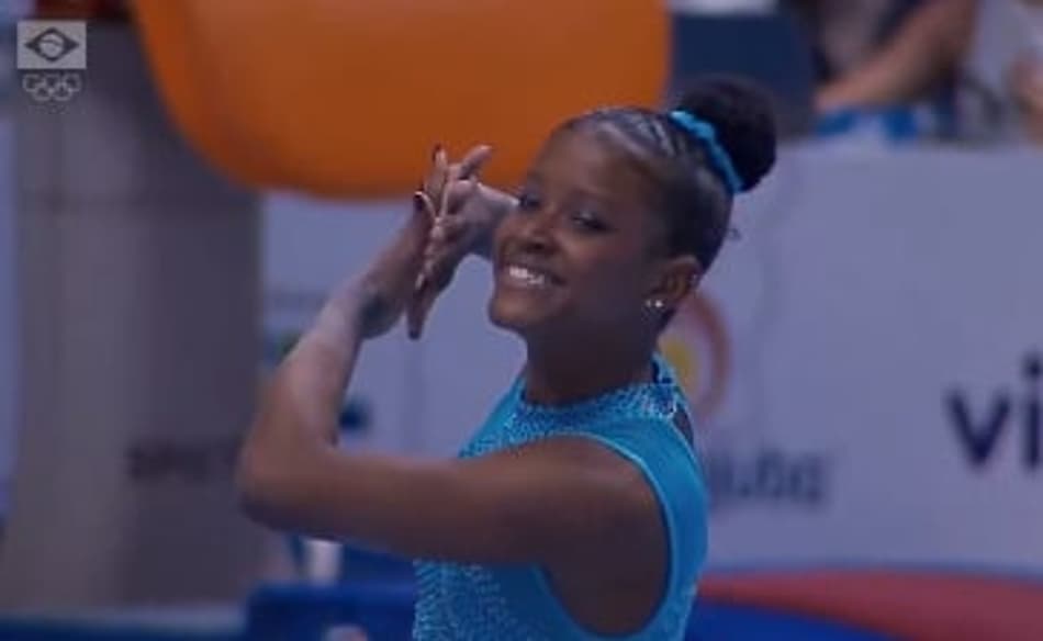 Júlia Coutinho solo no Brasileiro de GInástica 2025 (Foto: Reprodução/CBG)