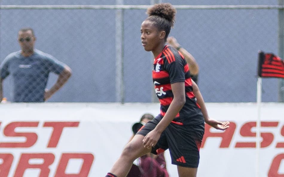 Kaylane em campo pelo Flamengo na final do Carioca Feminino Sub-20 contra o Fluminense (Foto: Mariana Sá/CRF)