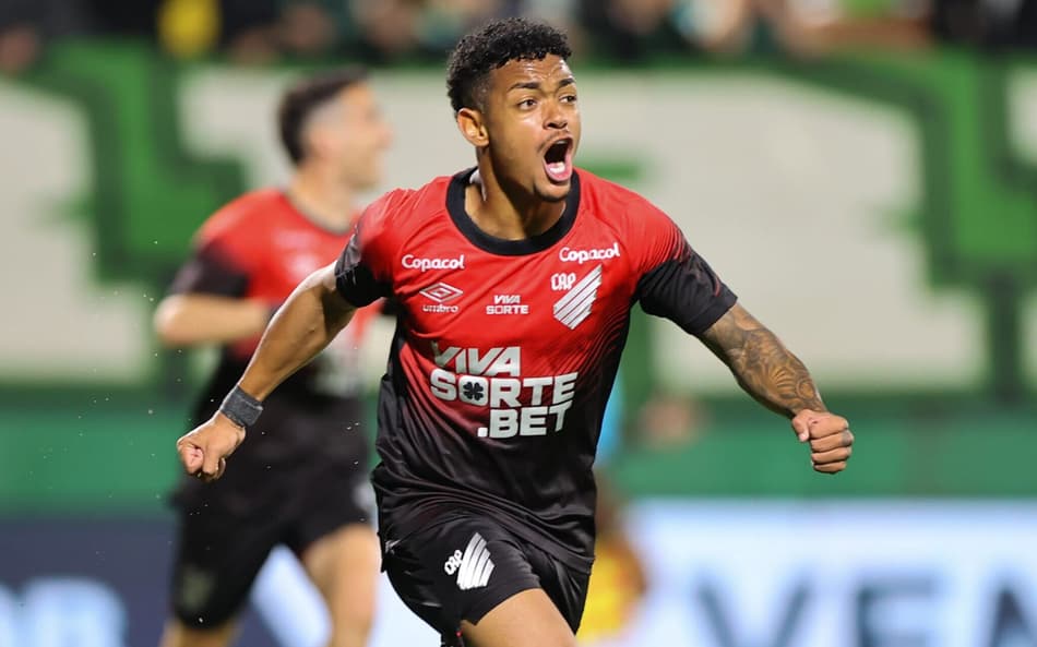 Léo Derik gol comemoração Chapecoense Athletico