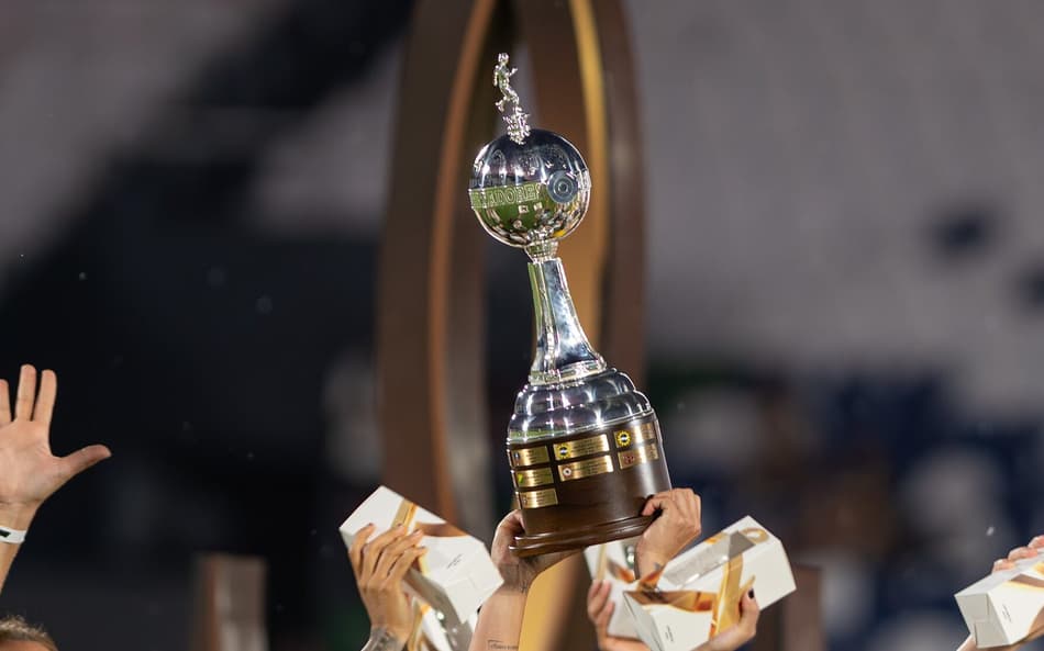 Taça da Libertadores Feminina, conquistada pelo Corinthians em 2024 (Foto: Staff Images Woman/Conmebol)