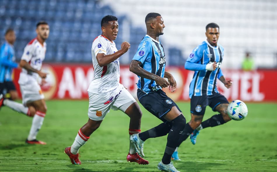 Luan Cândido em seu último jogo pelo Grêmio, contra o Atlético Grau-PER, pela Copa Sul-Americana. (Foto: Lucas Uebel/Grêmio FBPA)