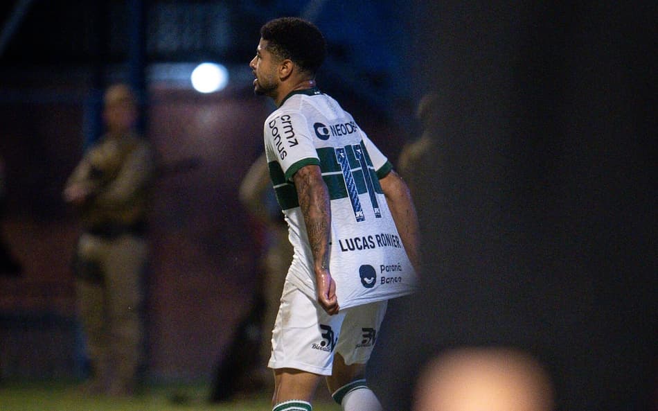 Lucas Ronier Avaí Coritiba gol comemoração