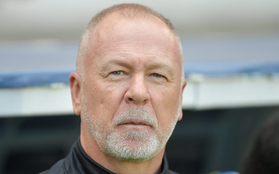 Mano Menezes em jogo do Grêmio. (Foto: Thiago Ribeiro/AGIF)