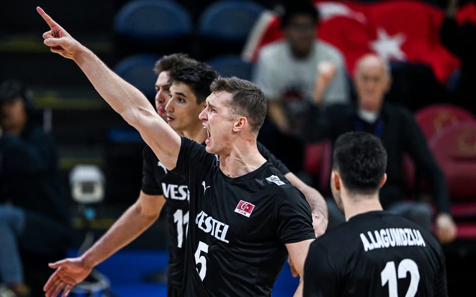 Marko Matic, da Turquia, no Mundial de Vôlei masculino 2025 (Foto: Sherwin Vardeleon/AFP)